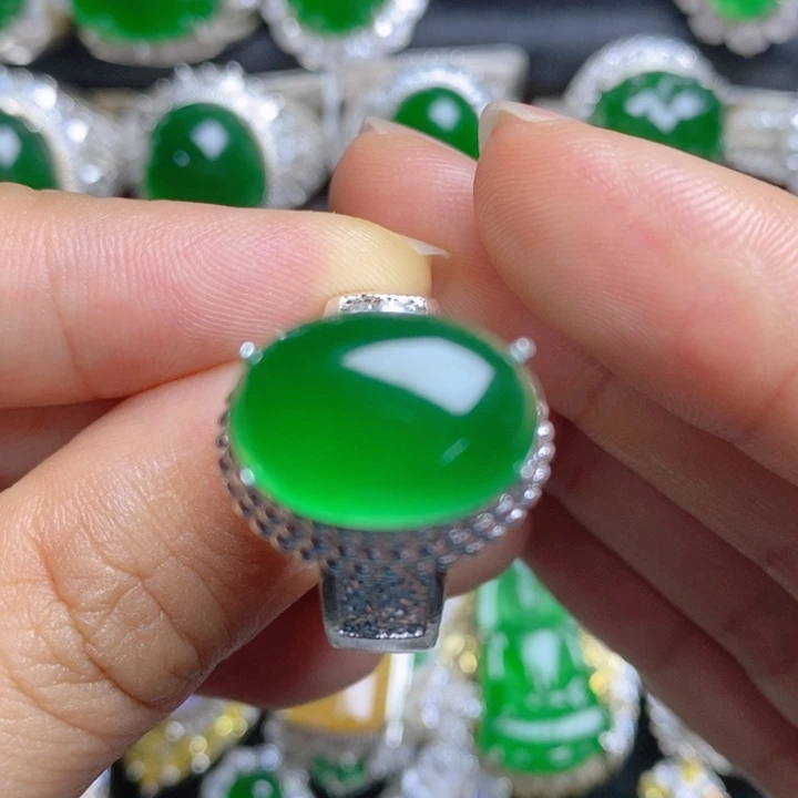 翡翠未镶嵌挂件蛋面