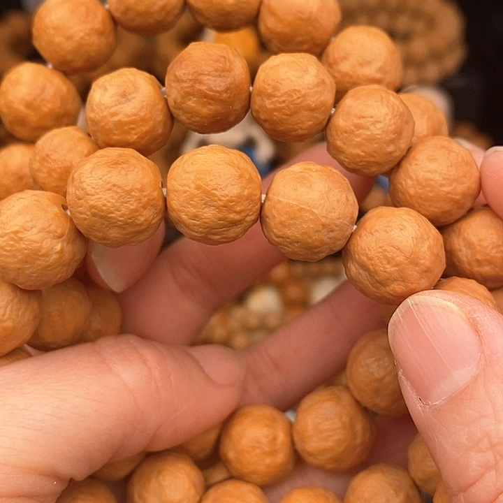 手串文玩核桃泛油