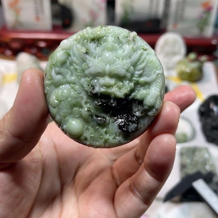 独山玉未镶嵌颈饰