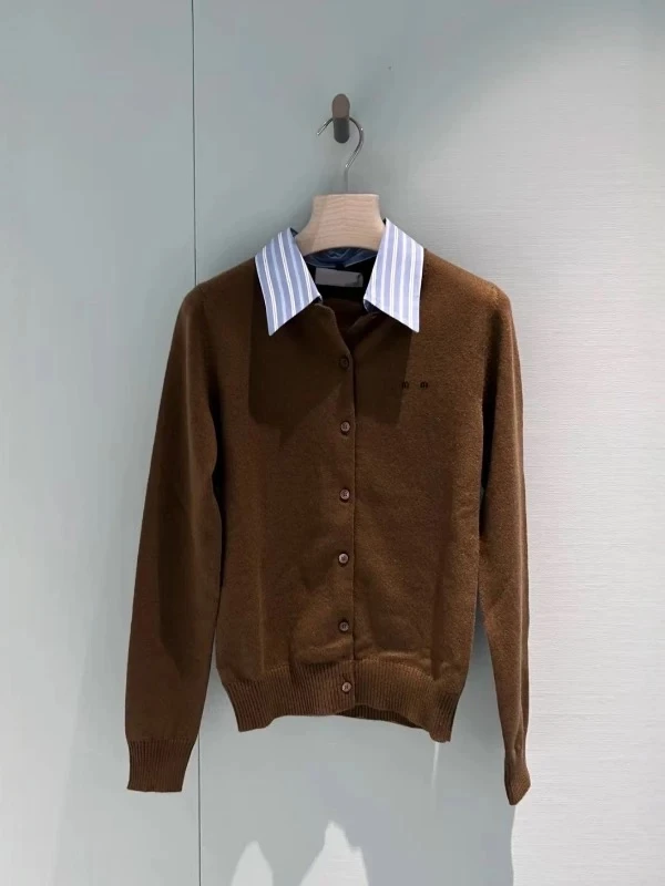 B233妹妹棕色polo领针织开衫