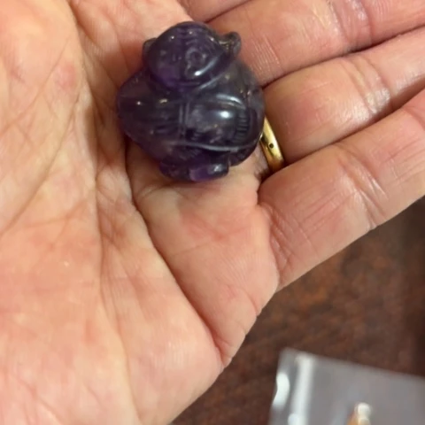 石英质玉颈饰合金谢****?