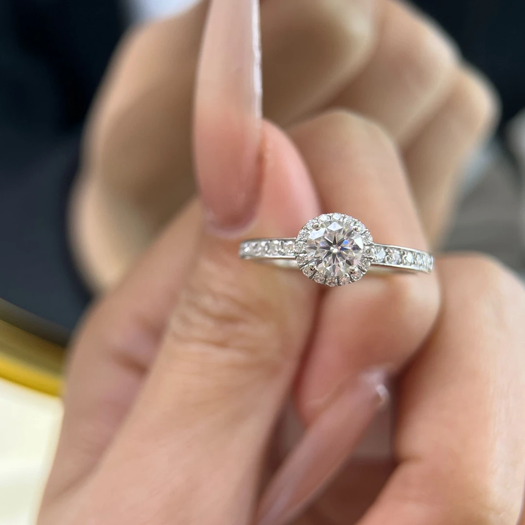 铂金镶嵌戒指Z017轻奢时尚经典精致闭口