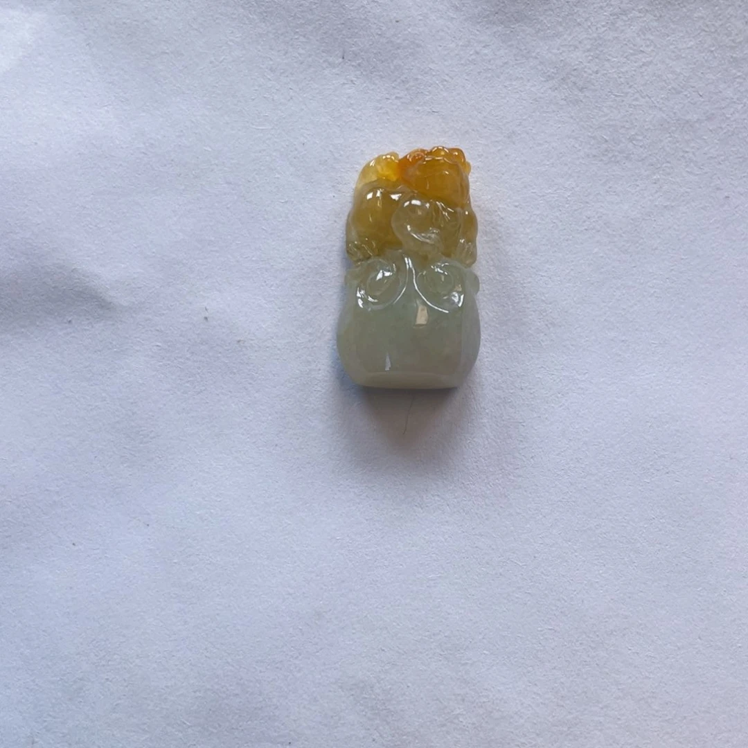 翡翠未镶嵌颈饰貔貅