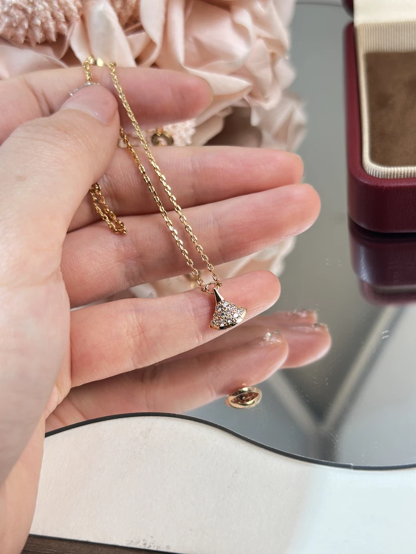 【戴奕珠宝】18K金钻石裙子手链