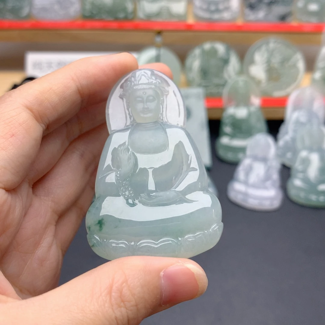 翡翠未镶嵌颈饰素衣