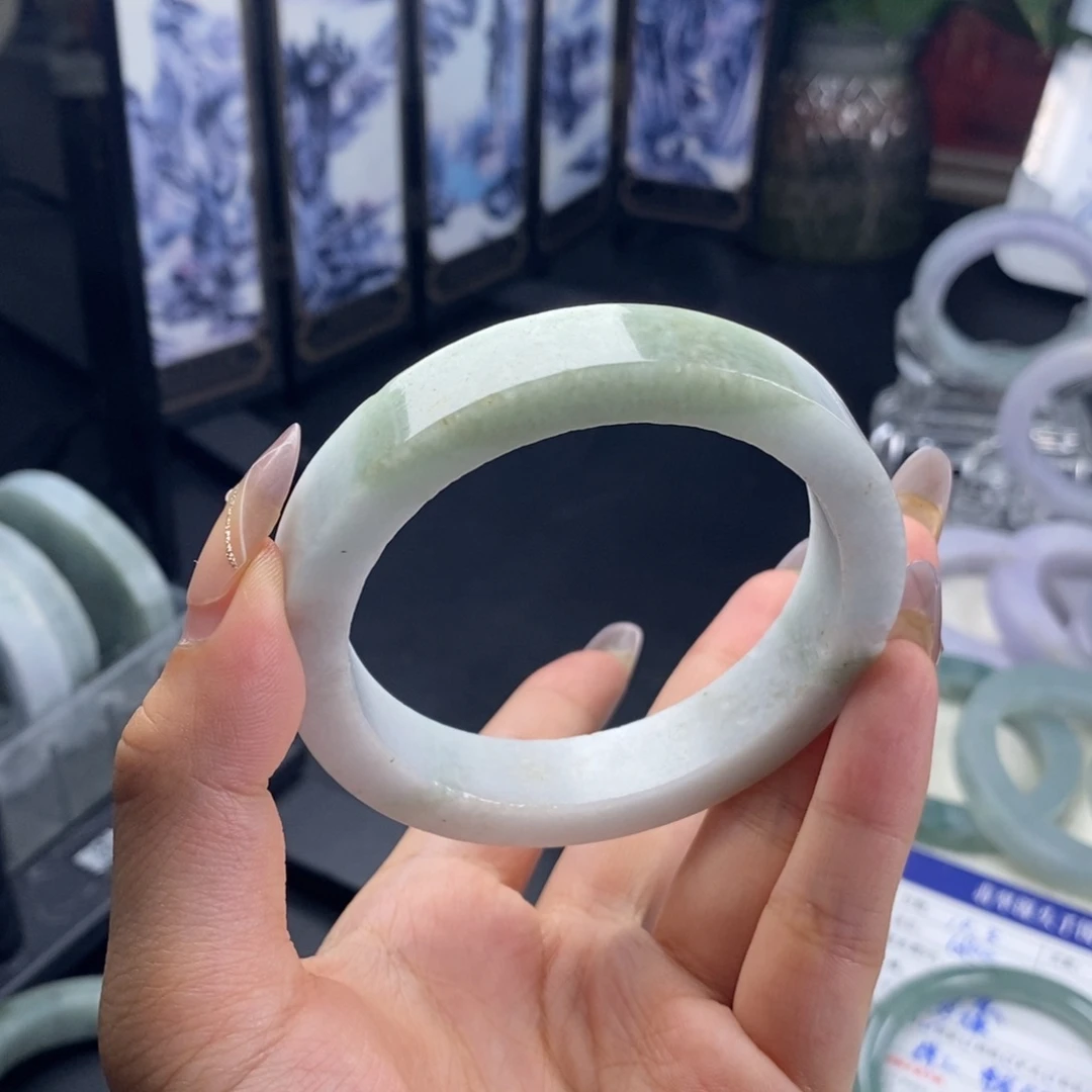 定制翡翠未镶嵌纹裂漏