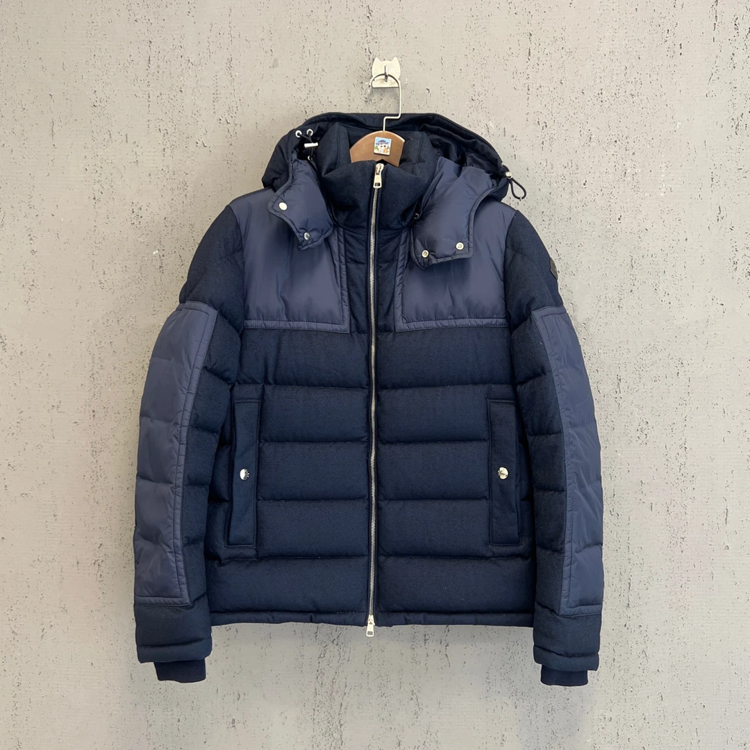 99新 MONCLER moncler蒙口藏青色羊毛拼接羽绒服3码