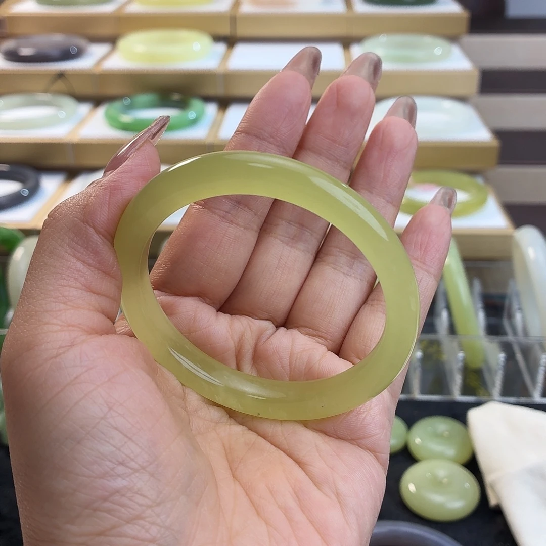 紫***琳和田玉未镶嵌手镯