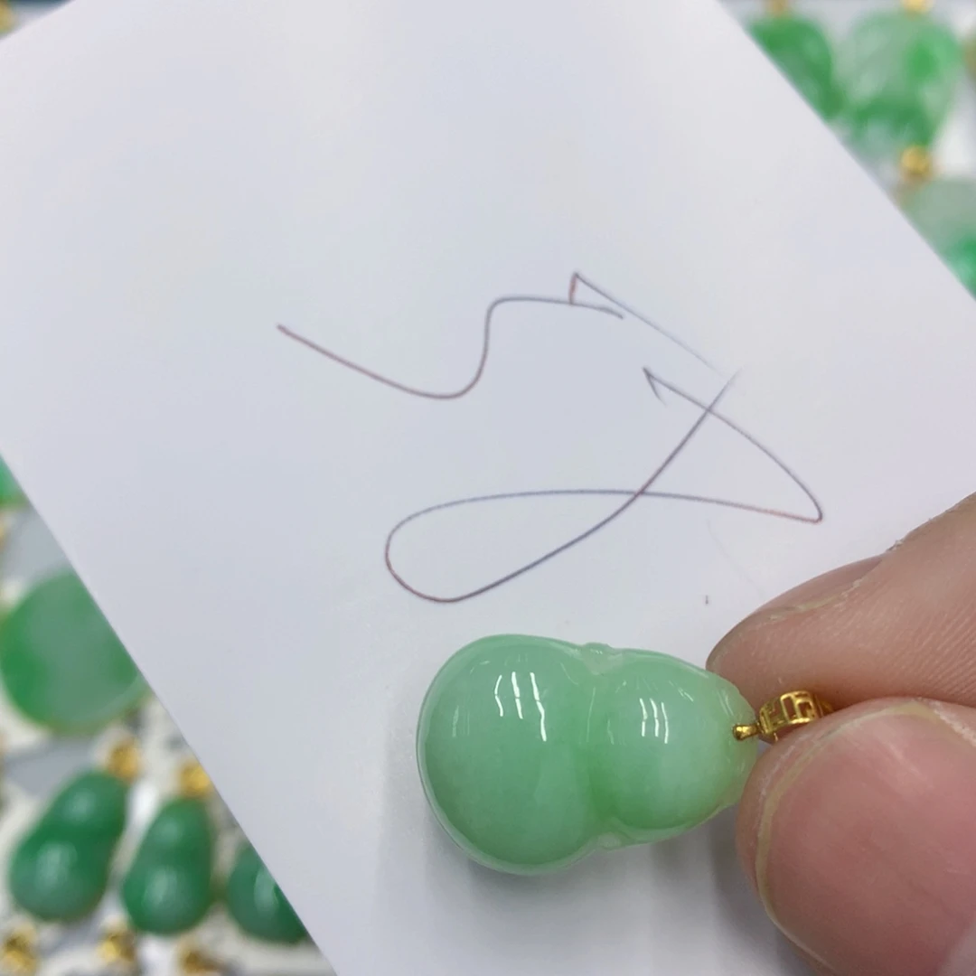 翡翠颈饰18K金镶嵌翡翠