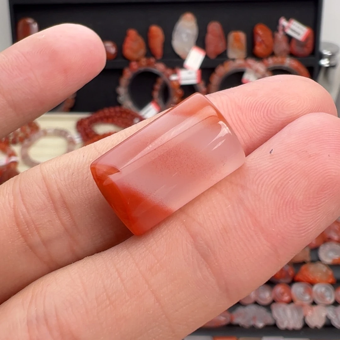 南红玛瑙未镶嵌颈饰无事牌