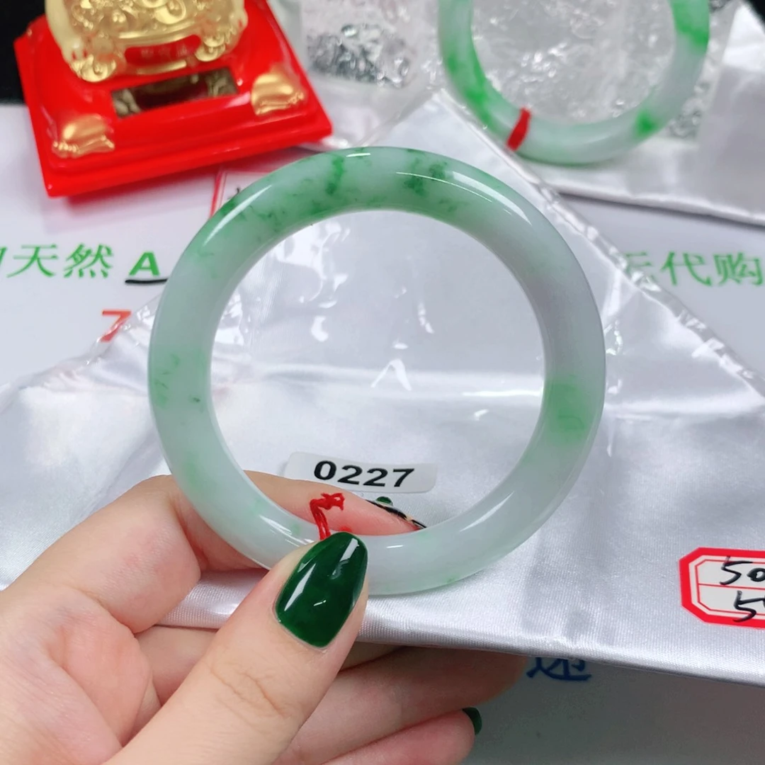 翡翠手镯（圆镯）未镶嵌圆条0227