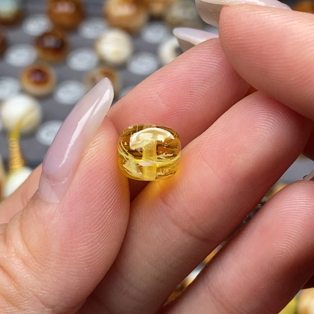 裸石金珀未镶嵌老型