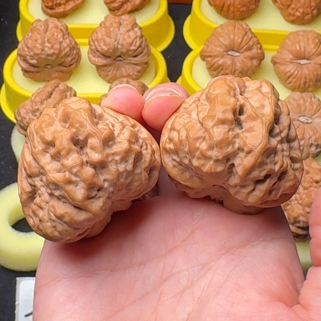 文玩核桃精品蛤蟆三角42