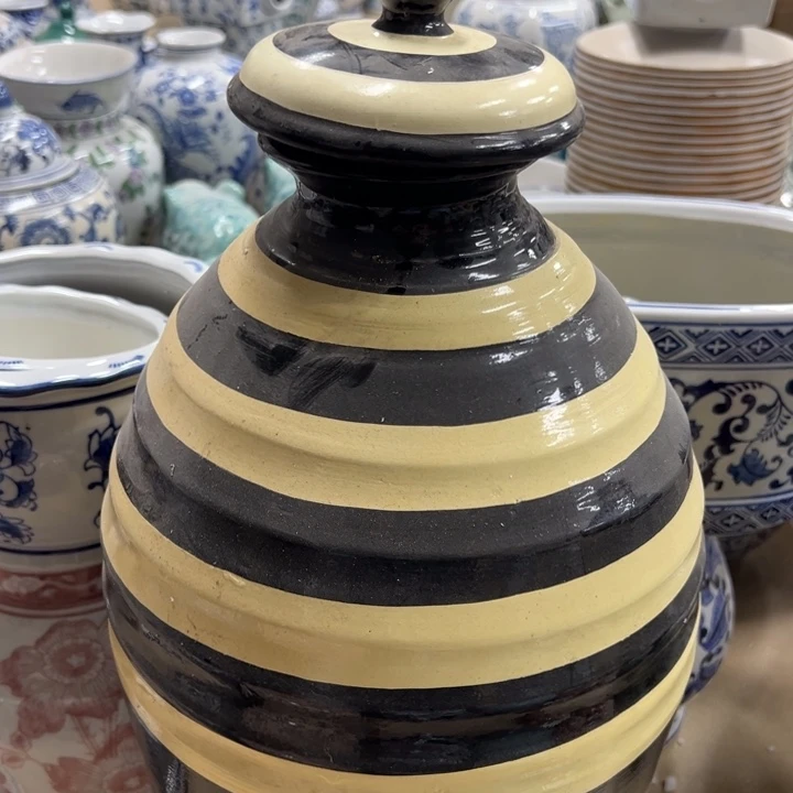 瓷片微瑕。。。。。。。。。。。。。。