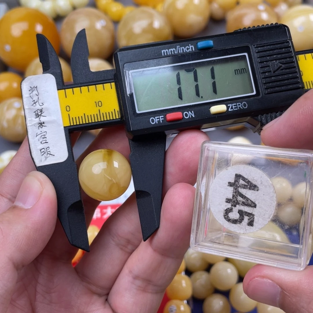 未镶嵌蜜蜡珠宝奇石