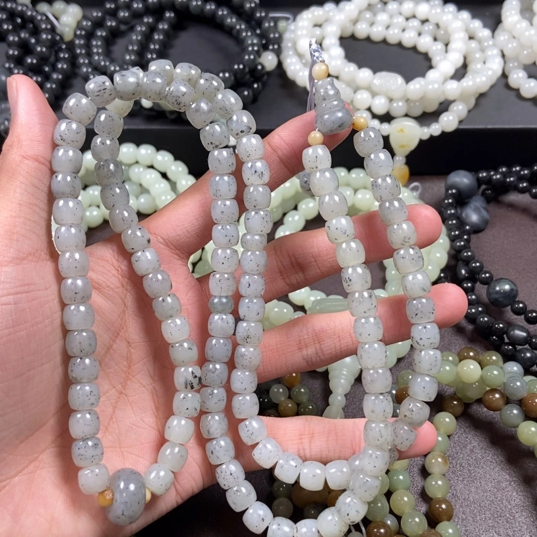 和田玉未镶嵌把件