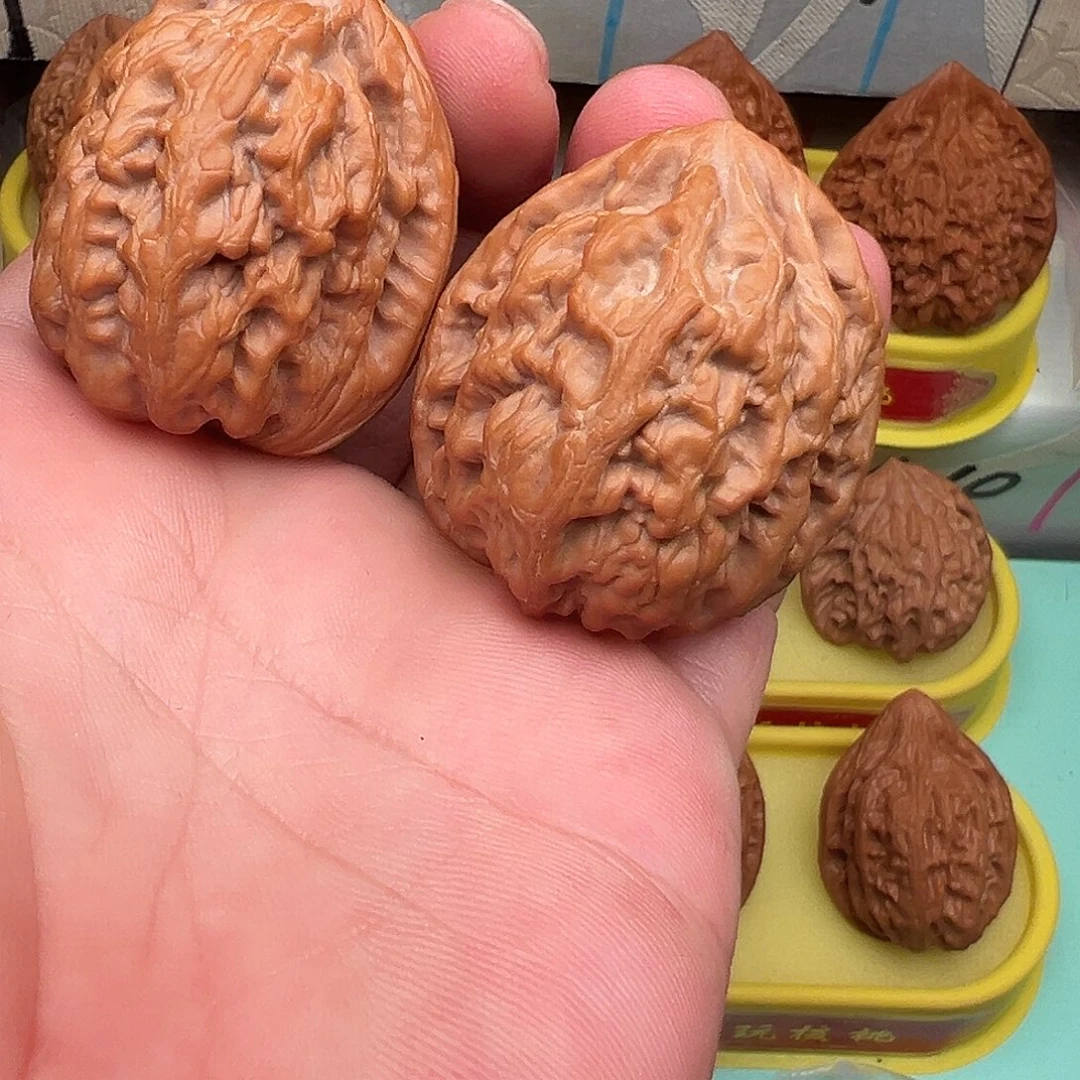 懒***觉文玩核桃吊坠红锦鲤42