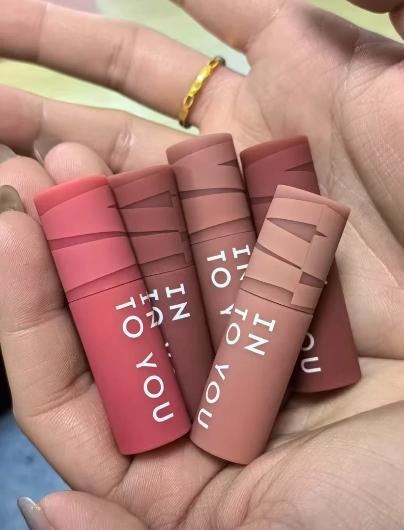 IN TO YOU女主角致雾唇颊两用唇泥1gE08