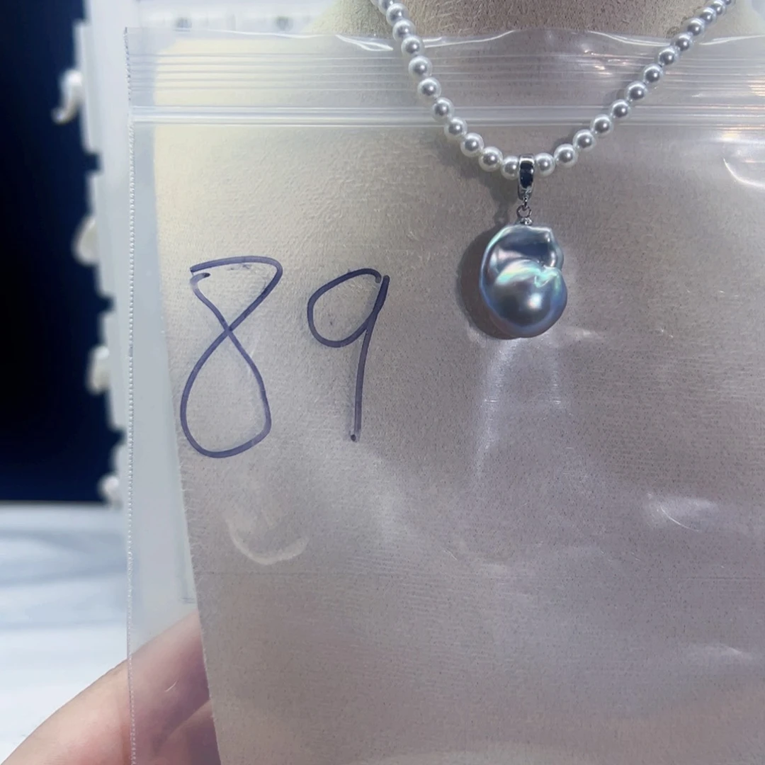 B***E淡水珍珠合金颈饰