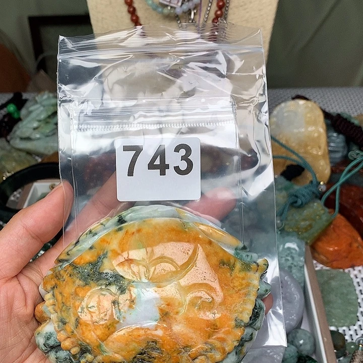 翡翠未镶嵌颈饰庄**玩翡翠