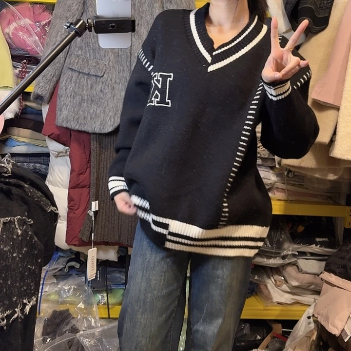 全新无暇黑色韩版学院风毛衣