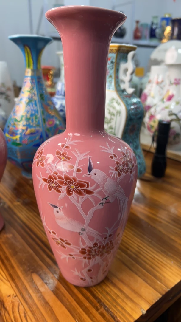 景德镇陶瓷桃红堆白花鸟瓶长口瓶