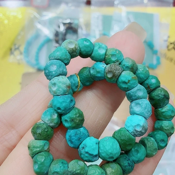 绿松石未镶嵌珠宝奇石