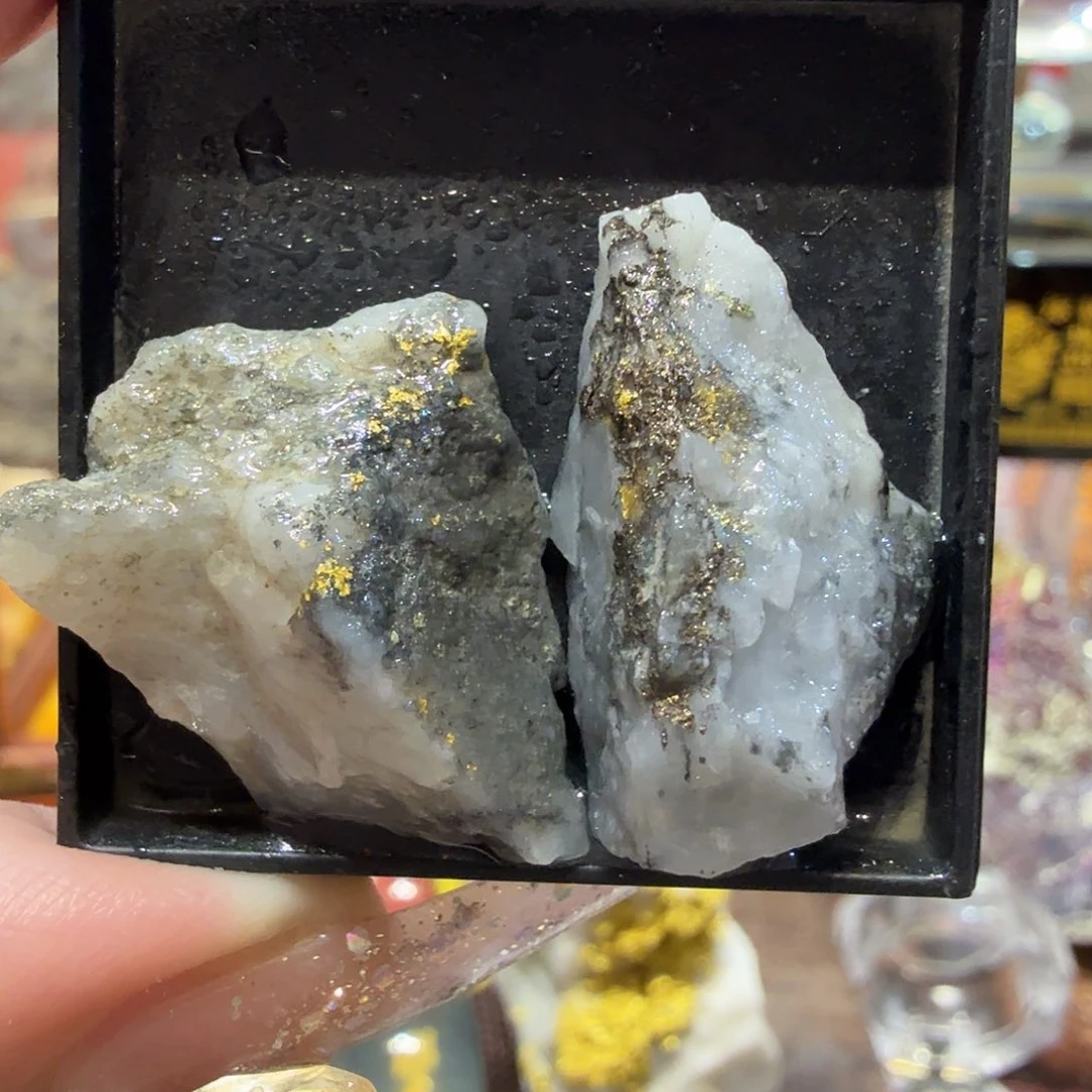 许9.8g左右聚金阁天然明金矿标