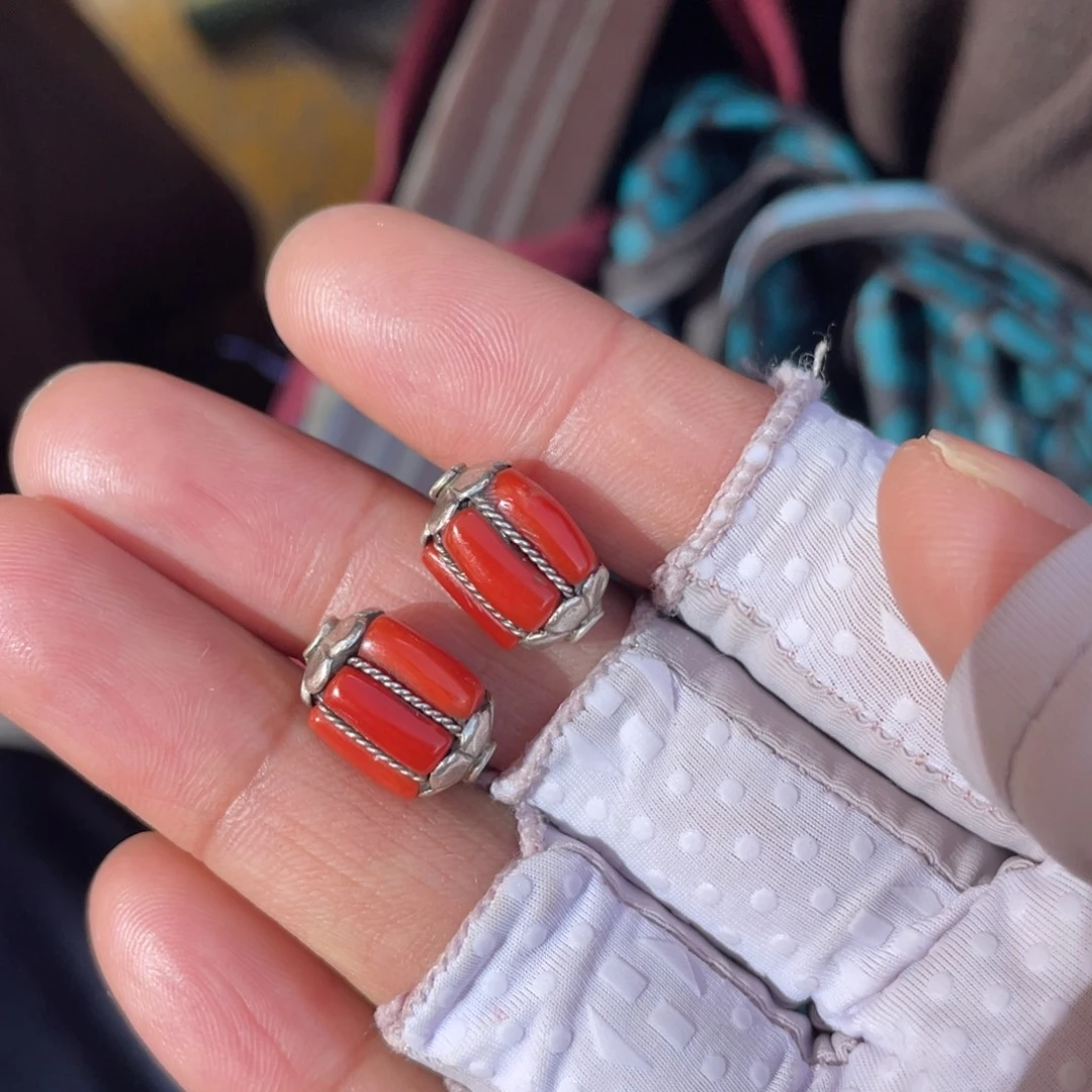 两个小手工珠子手串