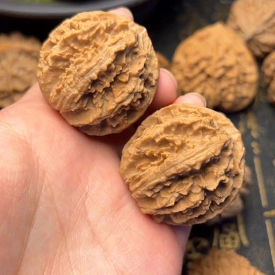 文玩核桃把件秦岭核桃3