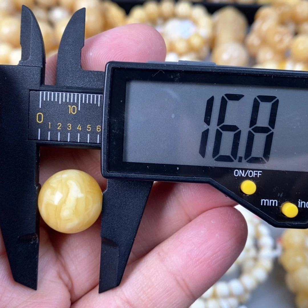 蜜蜡未镶嵌珠宝奇石2.6g