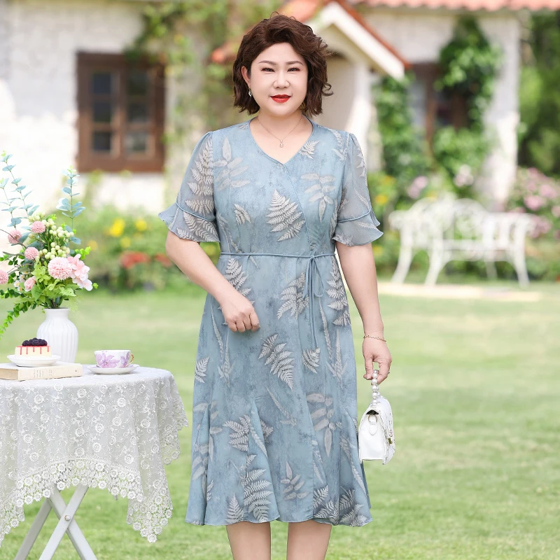 菲姐大码妈妈夏装雪纺裙子洋气中老年女装新款气质显瘦高档连衣裙