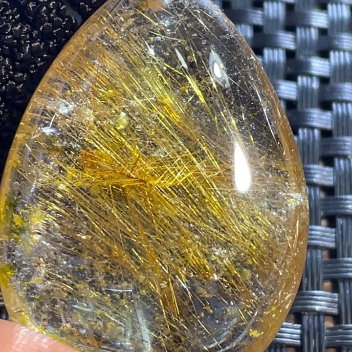 水晶颈饰未镶嵌志*