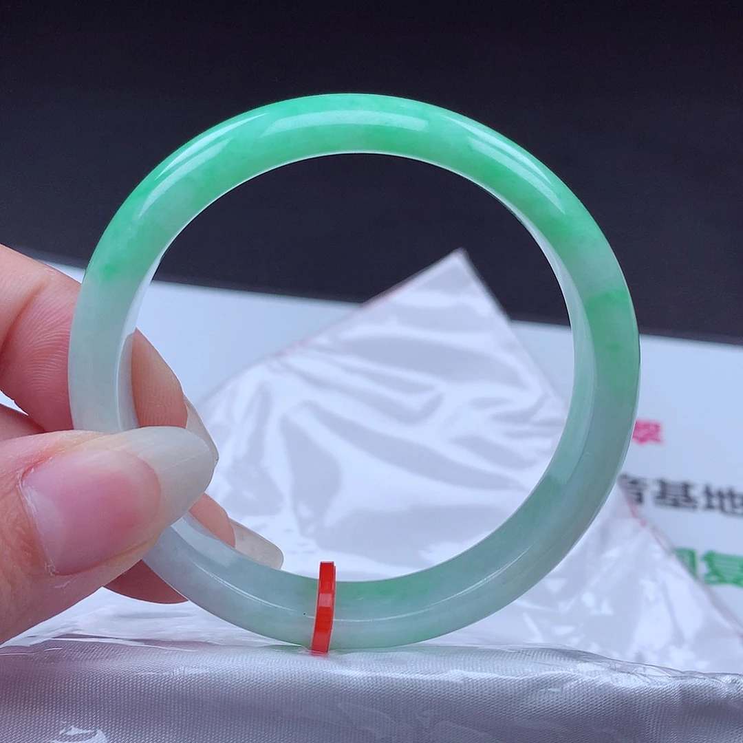 翡翠手镯未镶嵌手镯001970