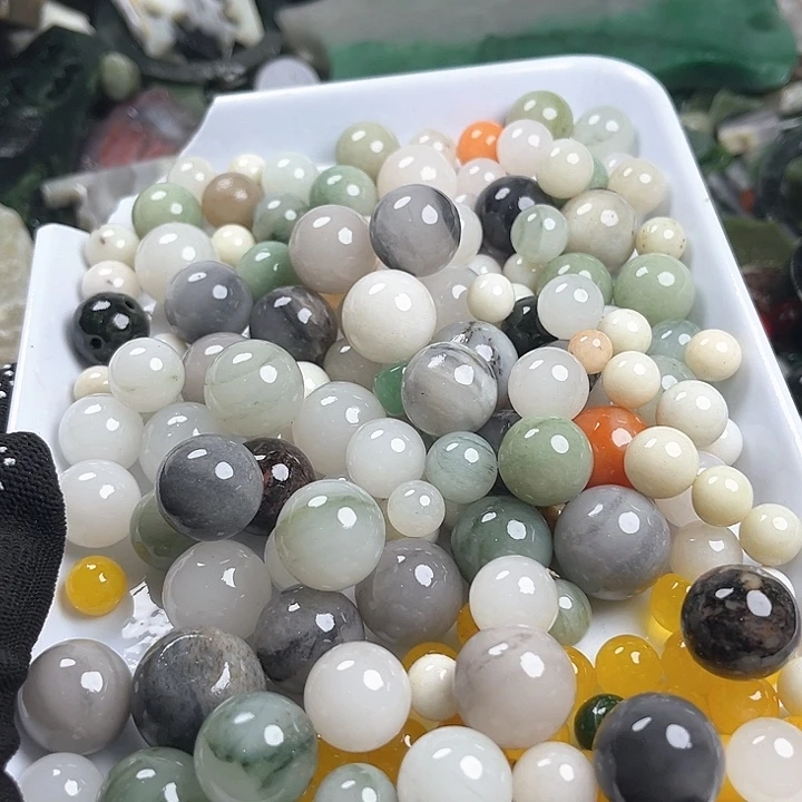 和田玉（糖玉）和田玉边角料9K金镶嵌得****宜