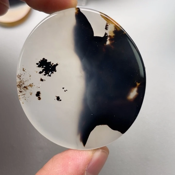 玛瑙/玉髓颈饰未镶嵌张*玮