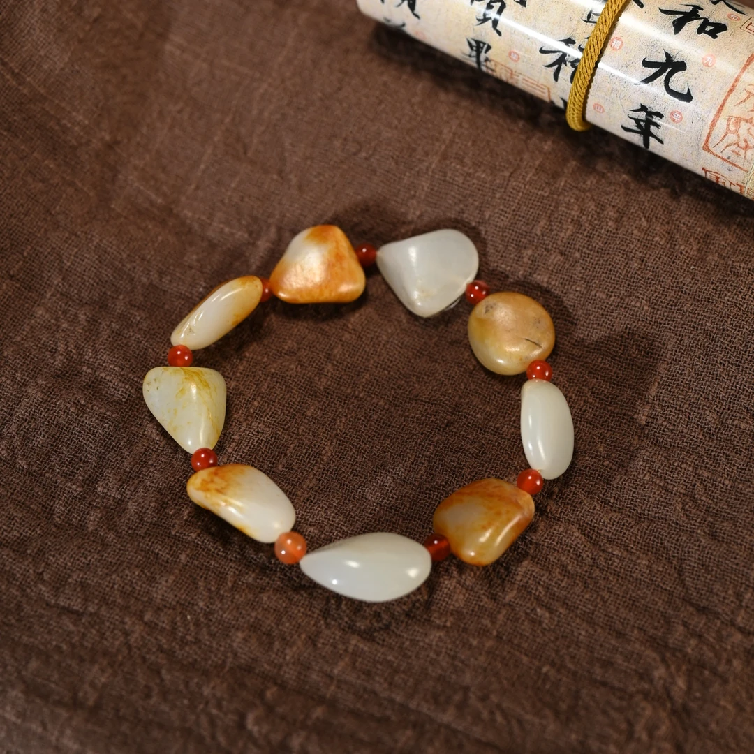 Lot8826 2511280039和田玉原石手串（籽）/保利