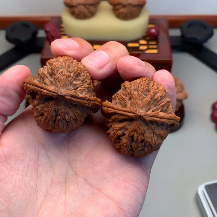 涟***漪桃核吊坠40精品白狮子