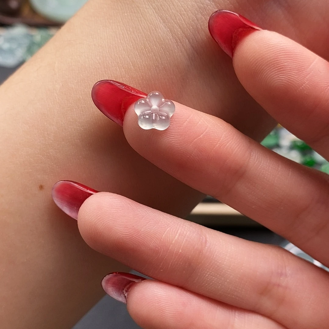 翡翠未镶嵌颈饰冰花