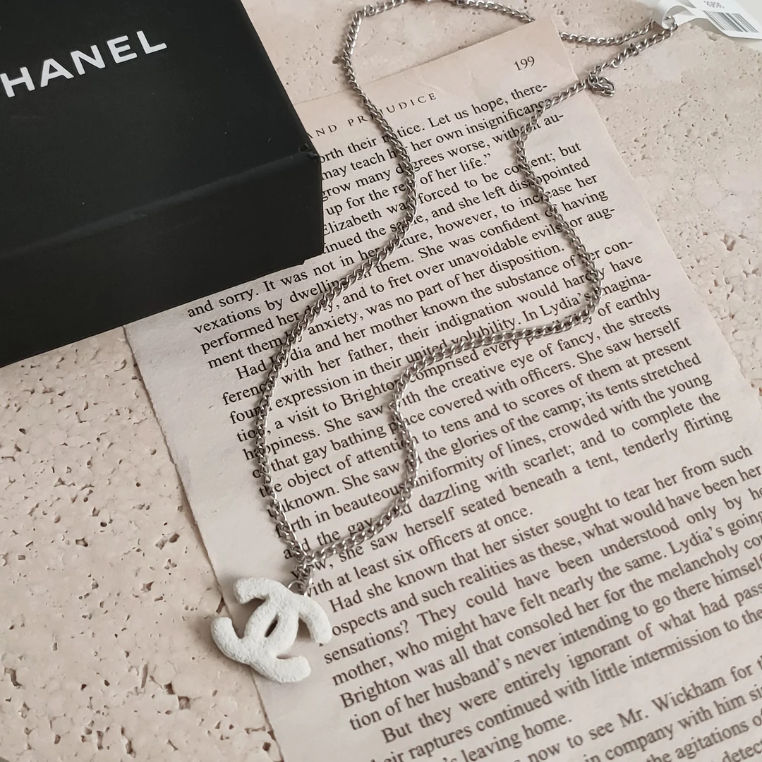 95新 Chanel/香奈儿 NEW Azul-Chanel 白色糖霜双C项链 36958