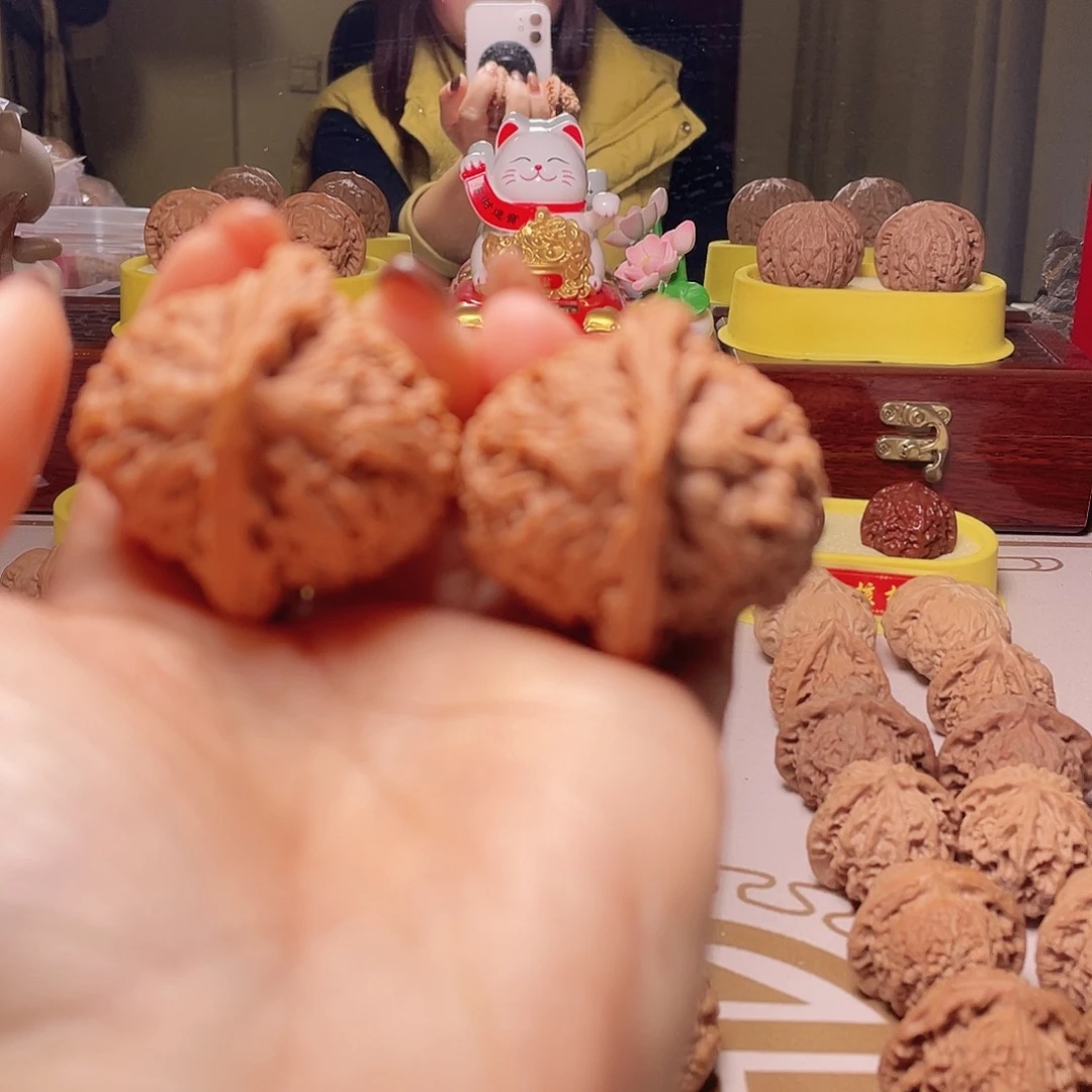 文玩核桃吊坠水龙纹