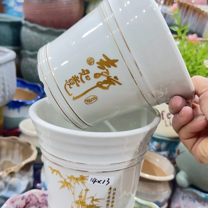 凑9块包邮，有孔，陶瓷花盆