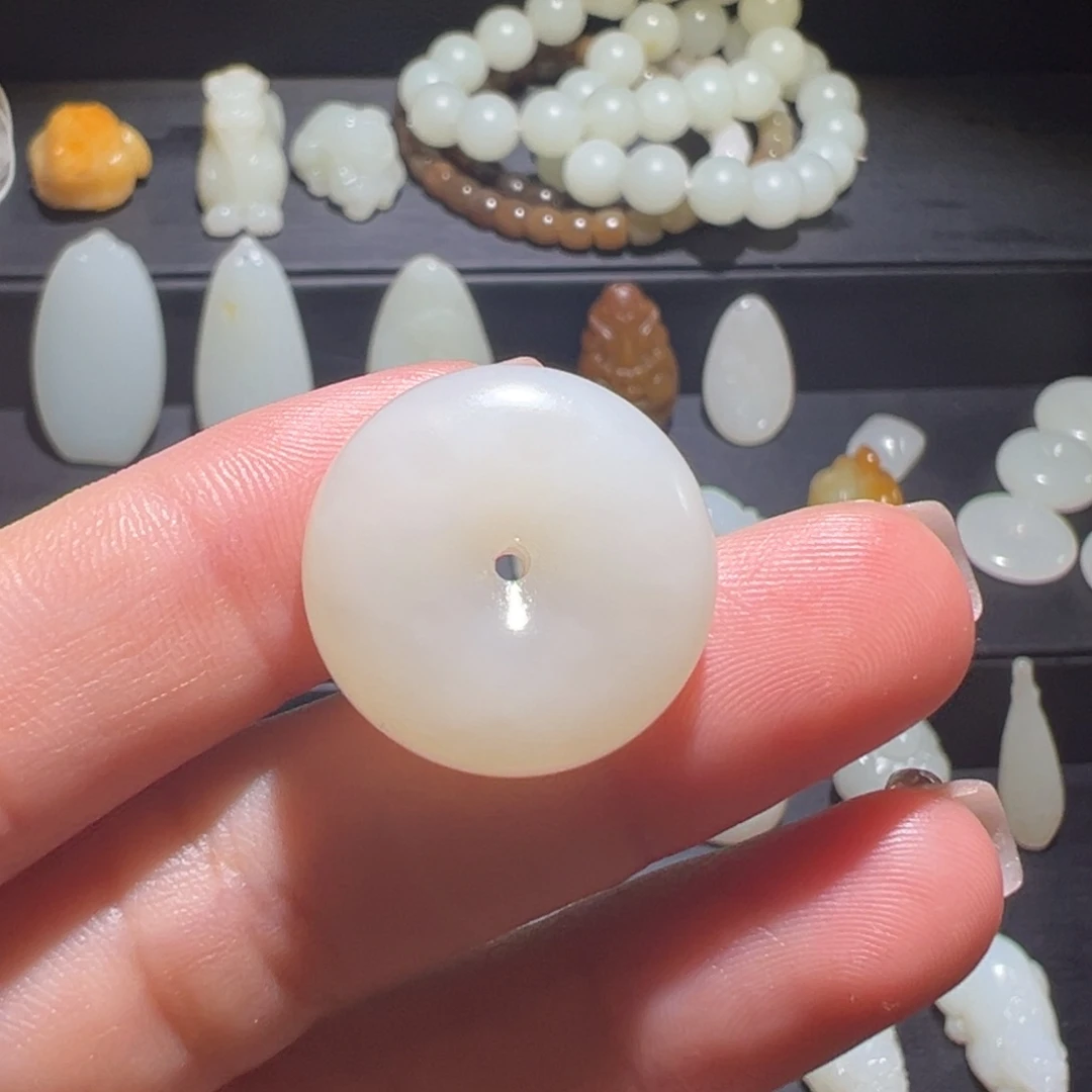 和田玉（糖玉）未镶嵌颈饰