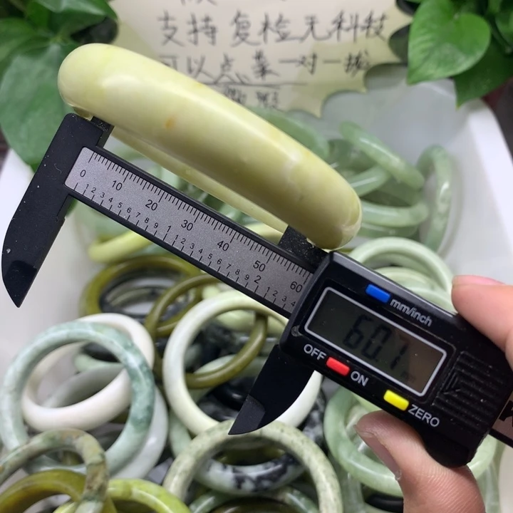蛇纹石玉未镶嵌手镯26