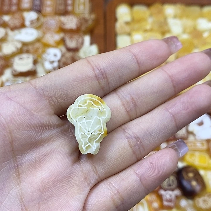 橄榄核吊坠原皮小新19