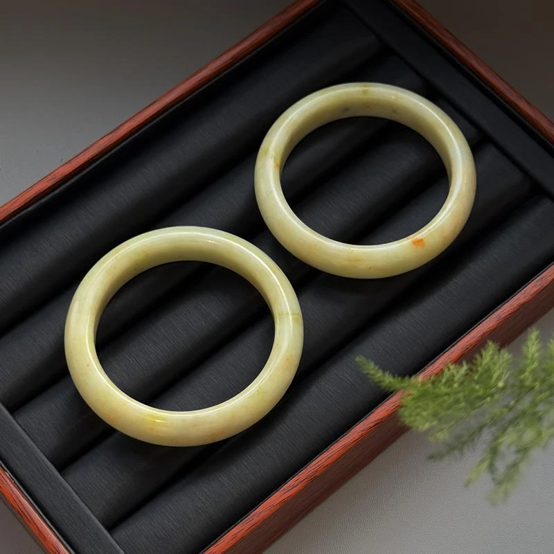 玉知意岫玉飘红手镯天然玉石精美玉镯女款花玉镯多样性发货其一