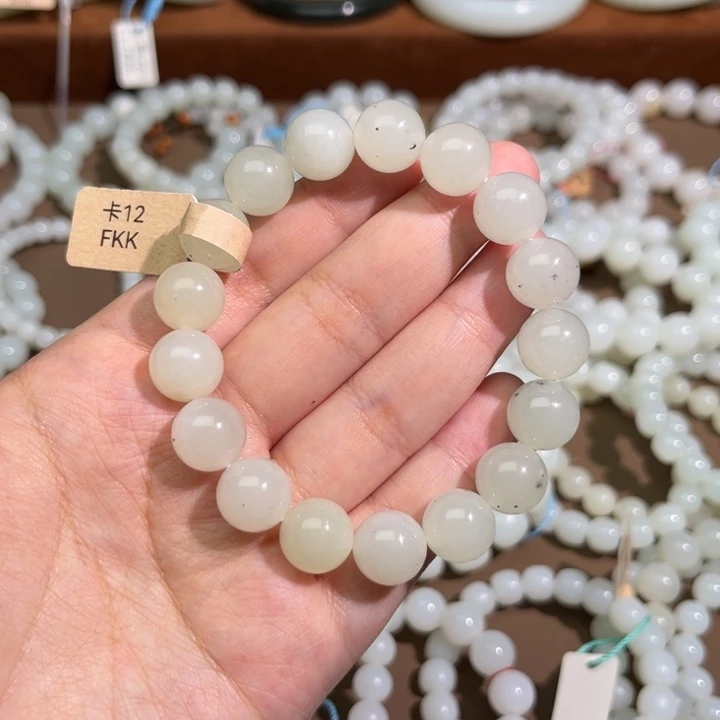 和田玉未镶嵌手串白玉带点墨青花圆珠