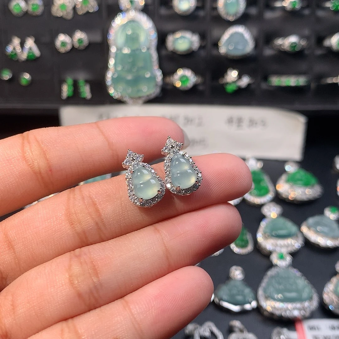 翡翠未镶嵌耳饰葫芦