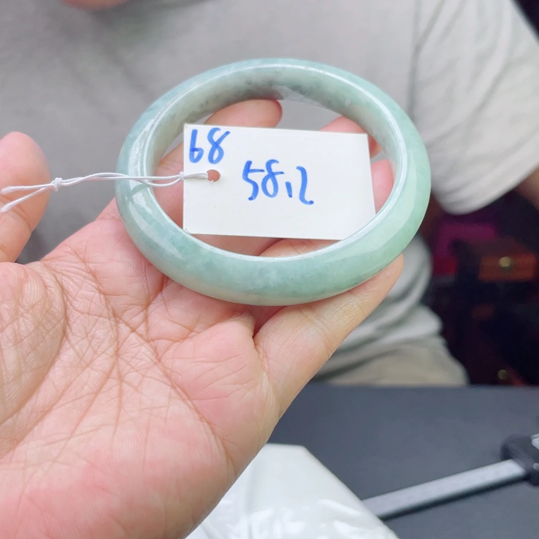 未镶嵌手镯翡翠68