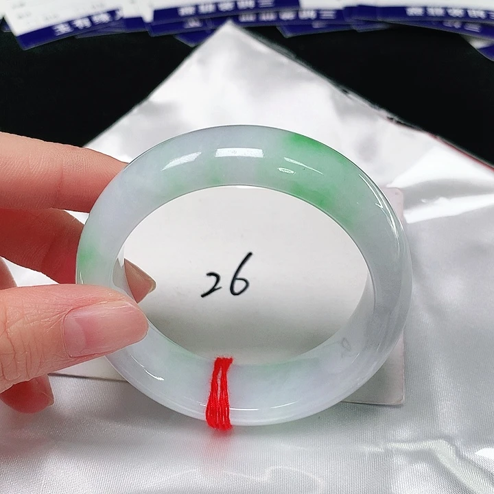 翡翠手镯未镶嵌翡翠手镯未镶嵌